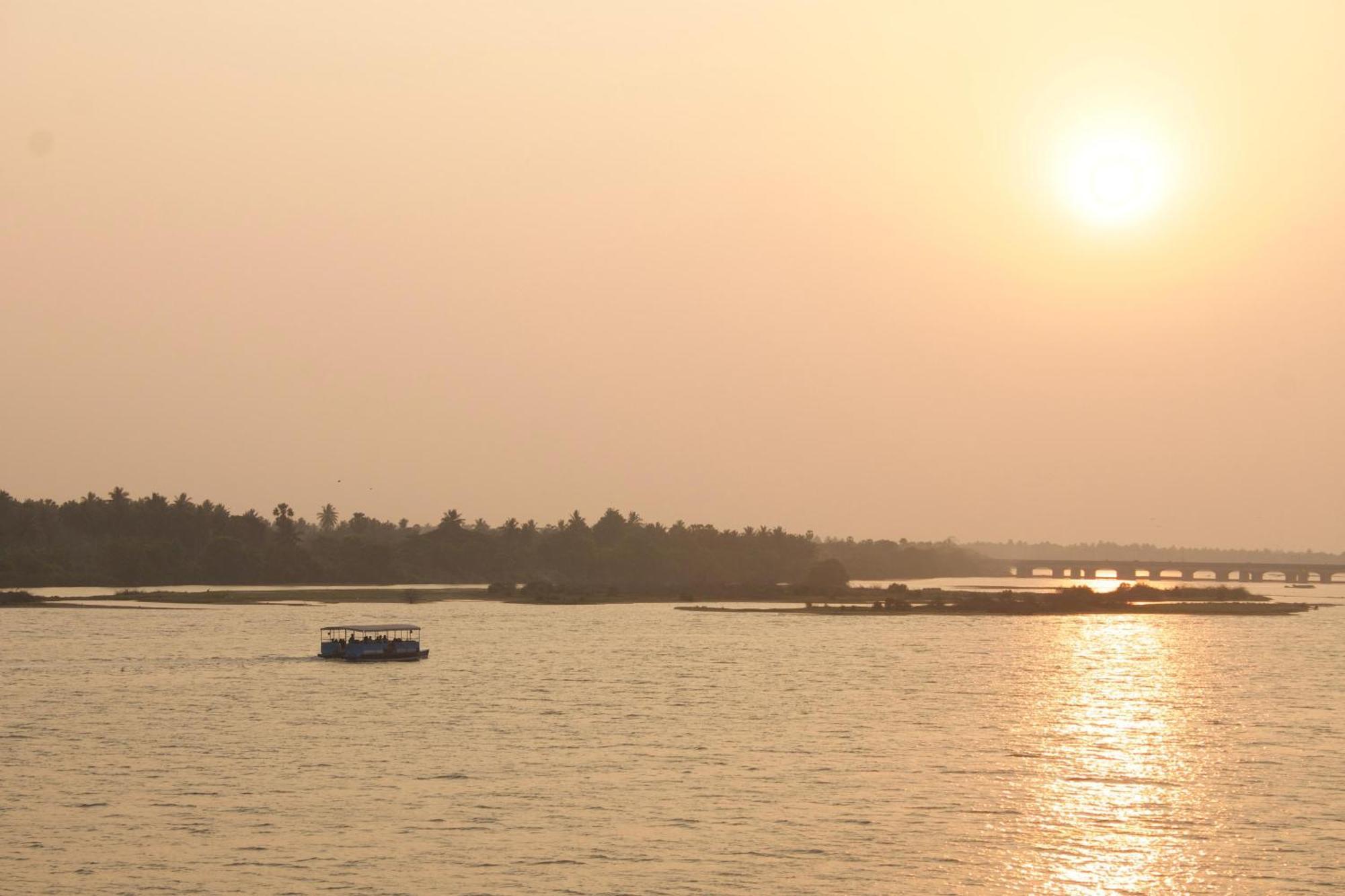 Victoria'S River View Resort Pondichéry Extérieur photo
